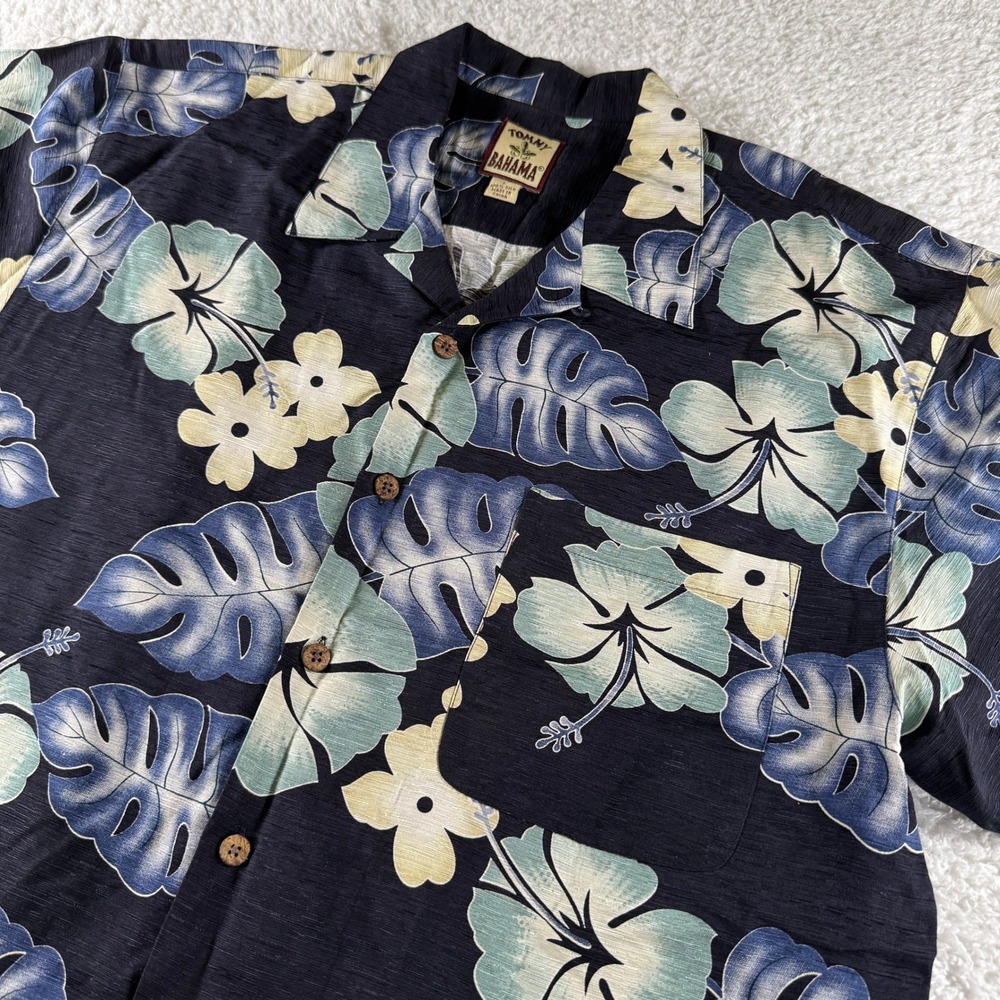 Vintage Tommy Bahama 100% Silk Black Floral Button Up Short Sleeve Shirt Large‎